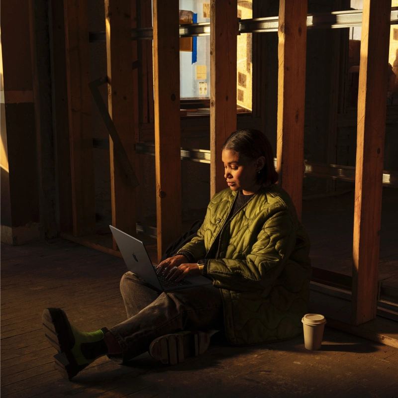 Apple MacBook Pro 16" (2024) 512Gb Silver (MX2U3) (M4 Pro 14C CPU/20C GPU, 48 ГБ, 512 ГБ SSD). Фото 7