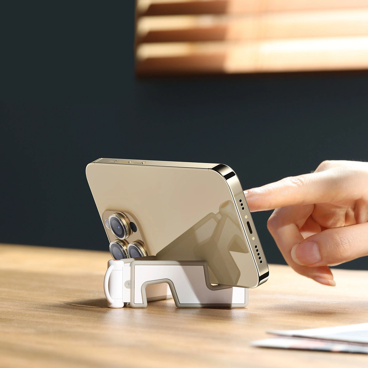 Подставка для телефона Baseus Seashell Folding Phone Stand Moon, White (B10556600211-00). Фото 4